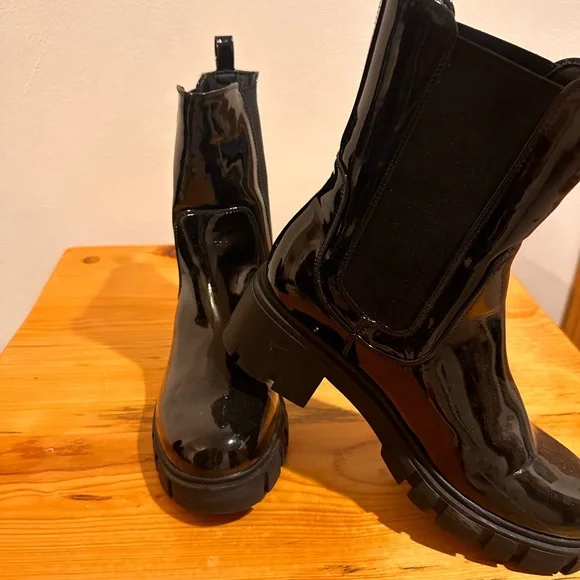 Target Black Patent Chelsea Boots Size 9 Lug Sole - Picture 2 of 8